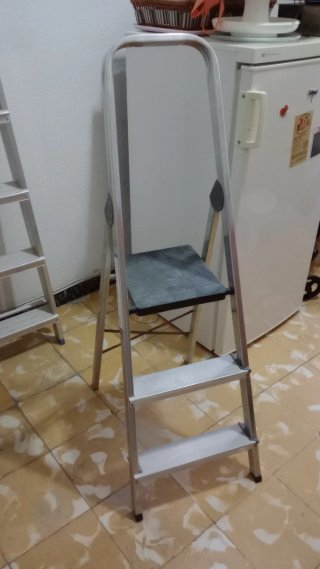 Escalera aluminio 3 peldaños