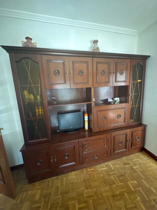 Mueble de salón madera y cristal