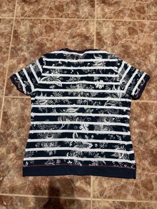 Camiseta manga corta rayas y flores