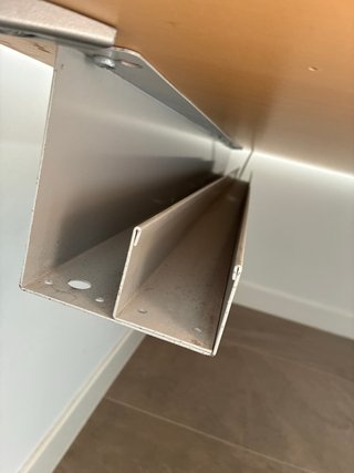 Mesa de escritorio esquinera Stellcase Strafor