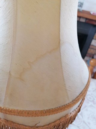 Lampada da tavolo vintage con frange