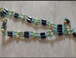 Bracciale magnetico con perle e cristalli