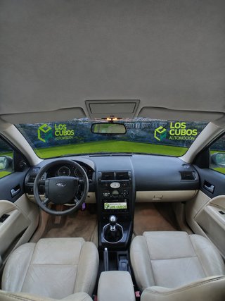 Ford Mondeo 2.0i Ghia