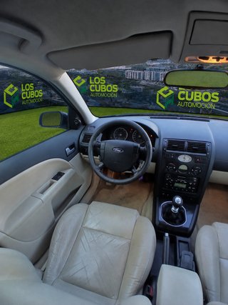 Ford Mondeo 2.0i Ghia