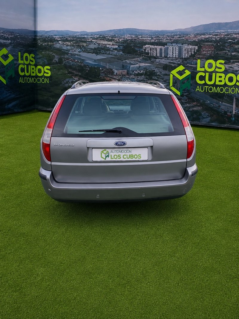 Ford Mondeo II 2.0i 16v Ghia 2002, foto 5