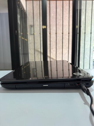 Portátil HP Pavilion g7 + Funda Case Logic