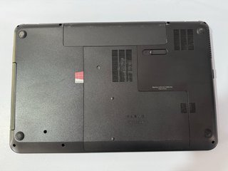Portátil HP Pavilion g7 + Funda Case Logic