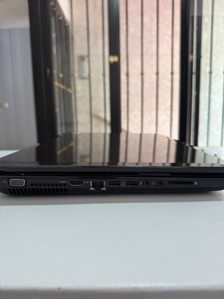 Portátil HP Pavilion g7 + Funda Case Logic