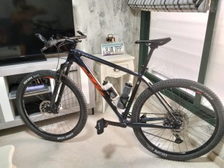 Bicicleta KTM Myroon Carbono