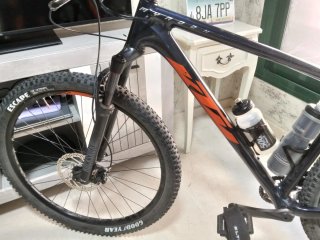 Bicicleta KTM Myroon Carbono
