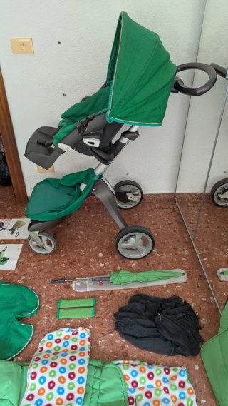 Carro y capazo Stokke Xplory verde 2010 + extras