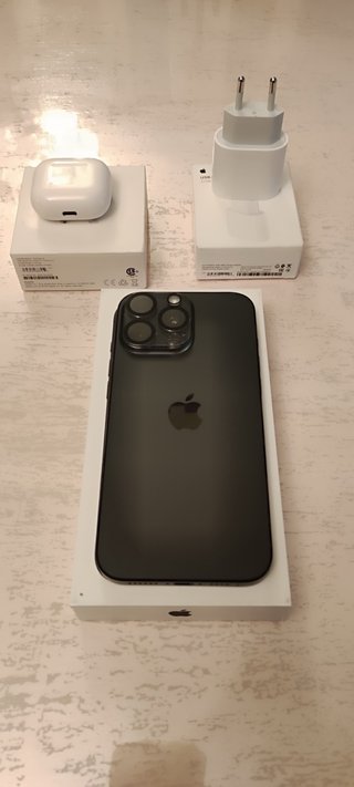 iPhone 16 Pro Max 256GB Titanio + AirPods