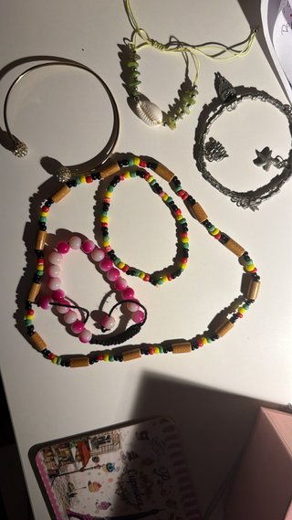 Collana e bracciali perline colorate