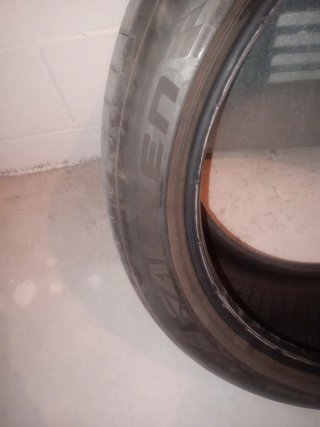 PAREJA Falken 245/40/19 DOT 0522