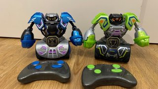 Set 2 Robots de Combate con Mandos