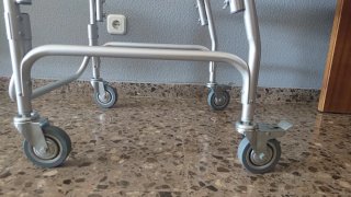Silla de baño de aluminio
