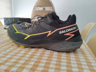 Salomon Thundercross Talla 45 1/3 Negro/Amarillo