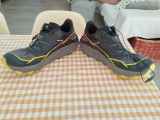 Salomon Thundercross Talla 45 1/3 Negro/Amarillo