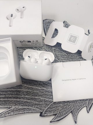 AirPods Pro 3 Bianchi