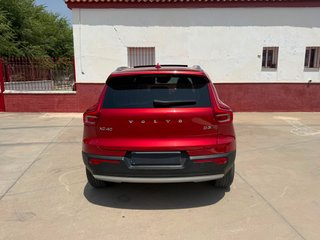 VOLVO  XC40