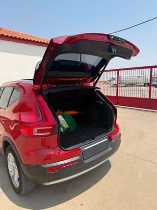 VOLVO  XC40
