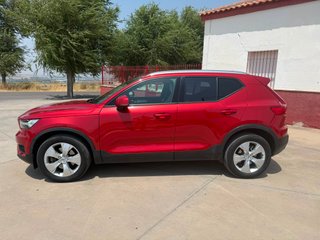 VOLVO  XC40