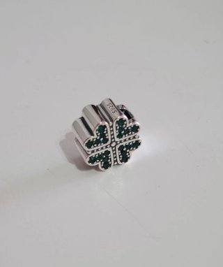 Charm Trébol