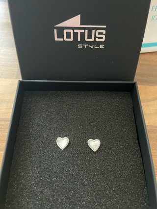 Pendientes Lotus Corazón Plata y Blanco