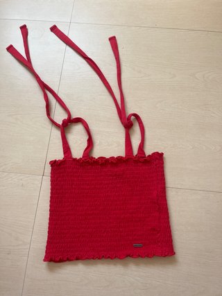 Top rojo con tirantes