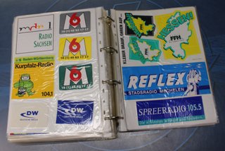 05. Gran lote pegatinas emisoras de radio extranjeras.