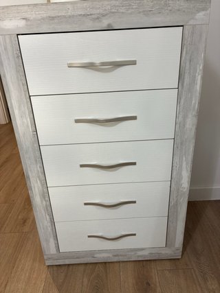 Cómoda de madera y metal