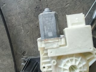 Elevalunas Delantero Derecho Peugeot 308 5 Puertas