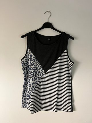 Lote de 2 camisetas de verano SHEIN - SIN ESTRENAR