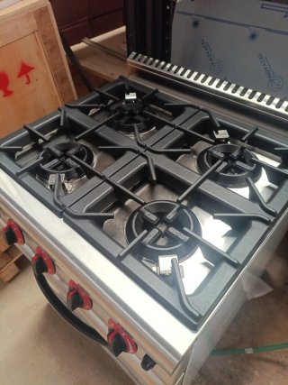 COCINA DE 4 QUEMADORES MÁS HORNO