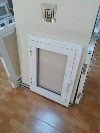Ventana abatible nueva