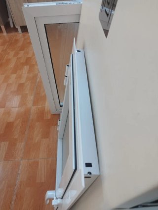 Ventana abatible nueva