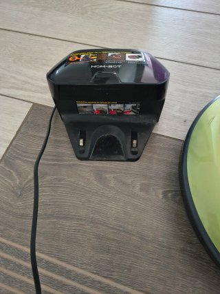 LG Hom Bot Robot Aspirador LR591