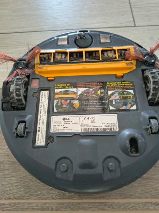 LG Hom Bot Robot Aspirador LR591