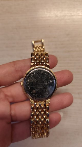 Orologio donna da polso al quarzo.