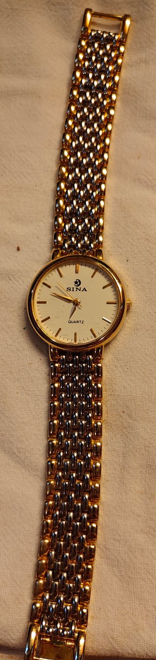 Orologio donna da polso al quarzo.