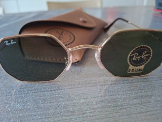 Occhiali da sole Ray-Ban oro e verdi