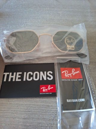 Occhiali da sole Ray-Ban oro e verdi