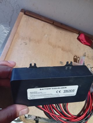 Equalizzatore 24/48V per batterie
