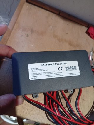 Equalizzatore 24/48V per batterie