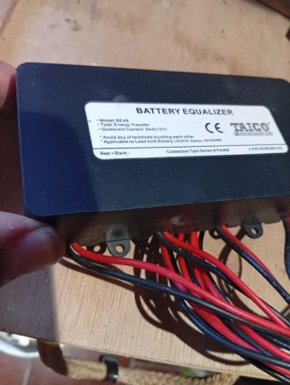 Equalizzatore 24/48V per batterie