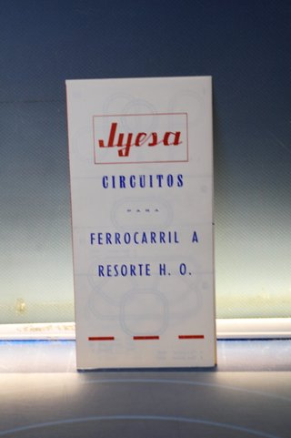 Esquema de vías H0, 2030. Jyesa. Incluye cuaderno de instrucciones. 1962.