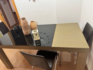Mesa comedor y 4 sillas
