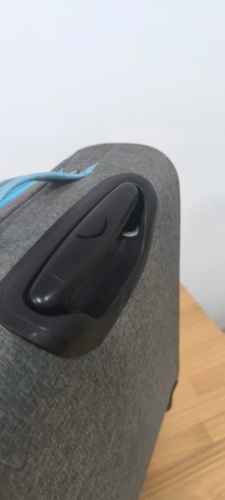 Maleta de viaje pequeña gris y azul