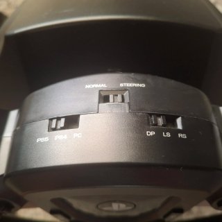 Volante y Pedales Hori para PlayStation