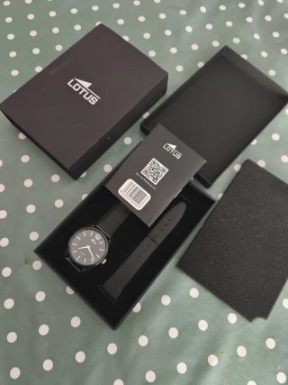 Reloj Lotus Negro Nuevo
